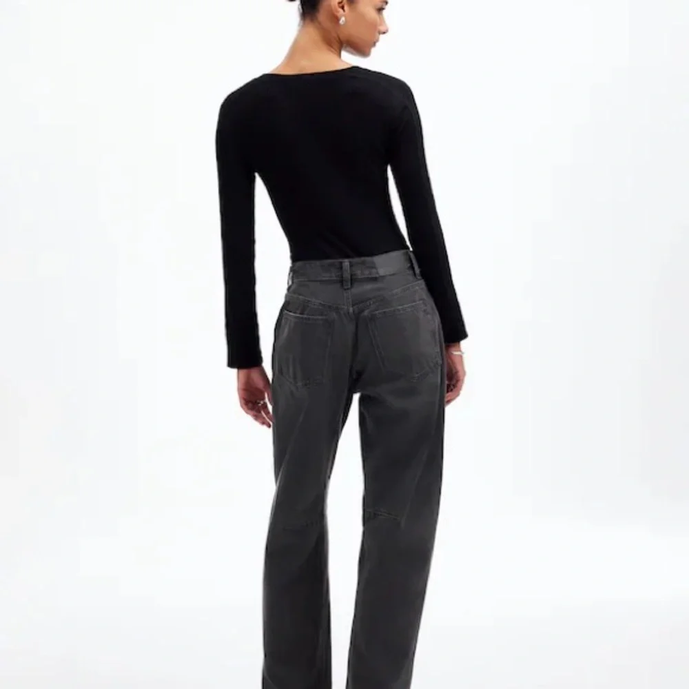 Madewell darted barrel leg Jean - Picture 5 of 9